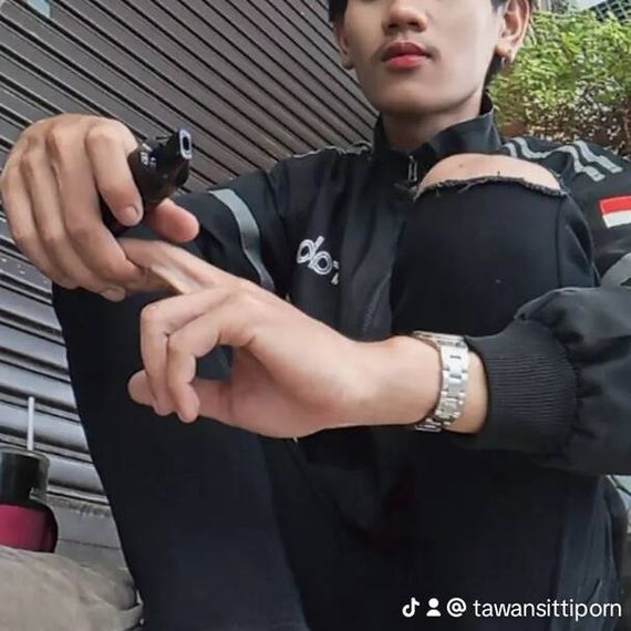 แชท หากิ๊ก, โสด  ที่อยู่ กรุงเทพมหานคร