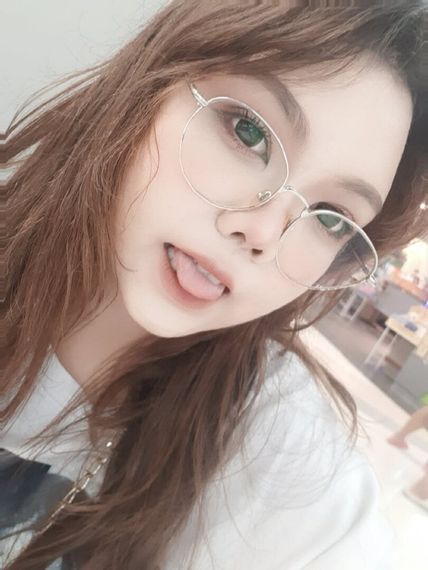 chat chat, live chat from Suphan Buri