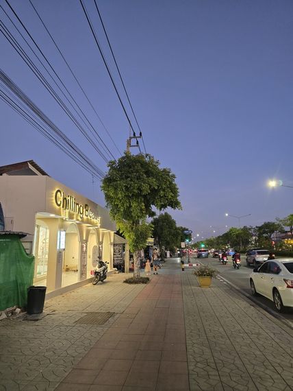 chat chat, hangout  from Bangkok