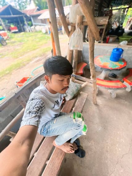 chat looking for friends  from Samut Sakhon