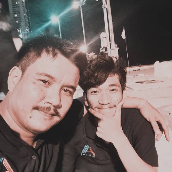 แชท หากิ๊ก, โสด 