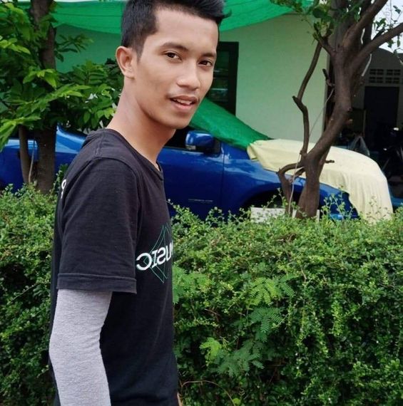 แชท หากิ๊ก, โสด  ที่อยู่  สุราษฎร์ธานี