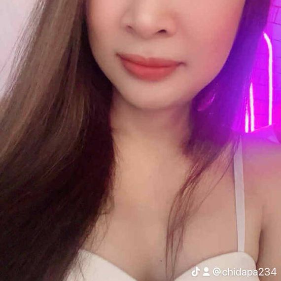 แชท หากิ๊ก  ที่อยู่ กรุงเทพมหานคร