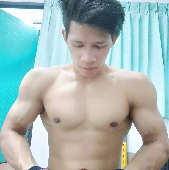 แชท หากิ๊ก, โสด  ที่อยู่ กรุงเทพมหานคร