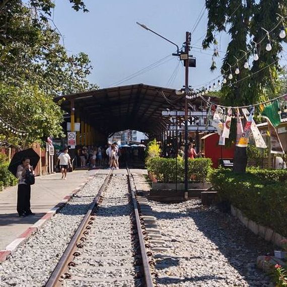 แชท หาเพื่อนคุย, หาเพื่อนเที่ยว  ที่อยู่ กรุงเทพมหานคร