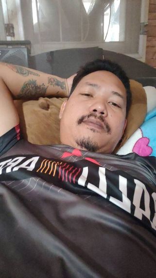 แชท หากิ๊ก, โสด  ที่อยู่  ปทุมธานี