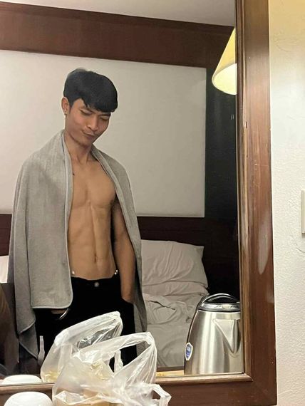 แชท หากิ๊ก, โสด 