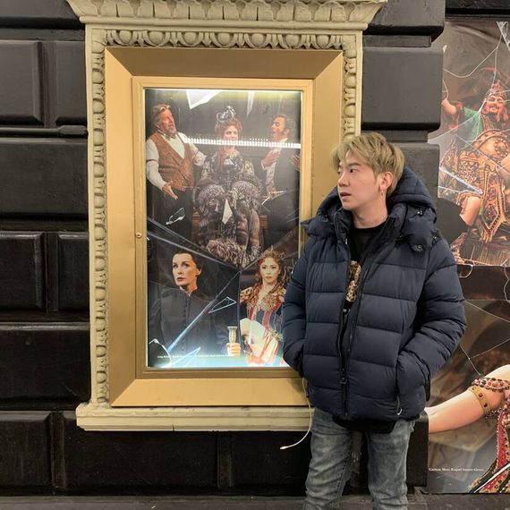 แชท หากิ๊ก  ที่อยู่ กรุงเทพมหานคร