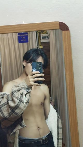 แชท หากิ๊ก, โสด  ที่อยู่ กรุงเทพมหานคร