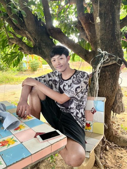 chat looking for friends  from Nakhon Pathom