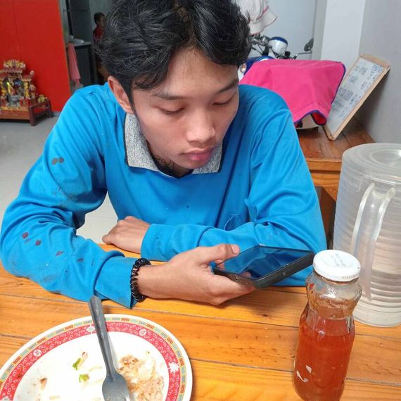 แชท หาเพื่อนคุย  ที่อยู่  นครปฐม