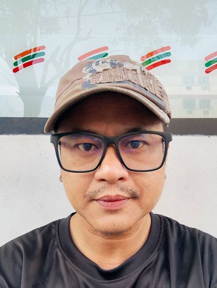 แชท หากิ๊ก, โสด  ที่อยู่ กรุงเทพมหานคร