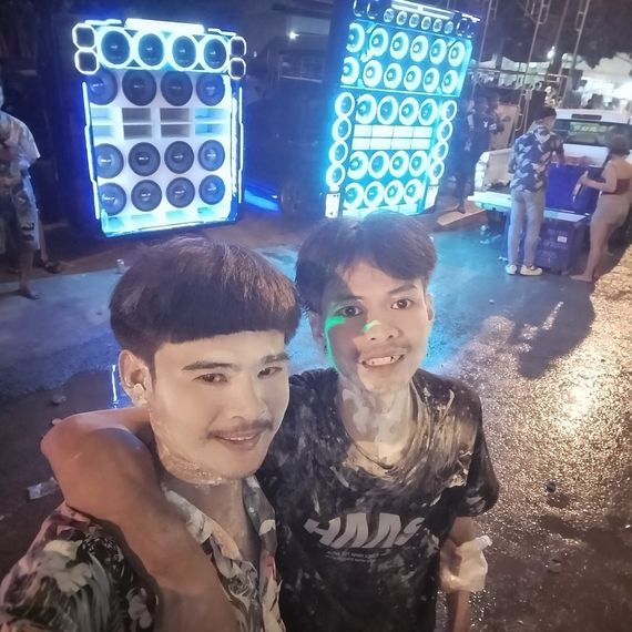 chat find love, chat 