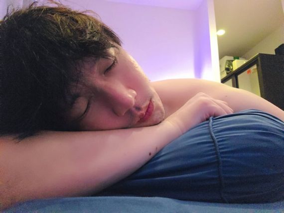 แชท หากิ๊ก, นัดเจอ