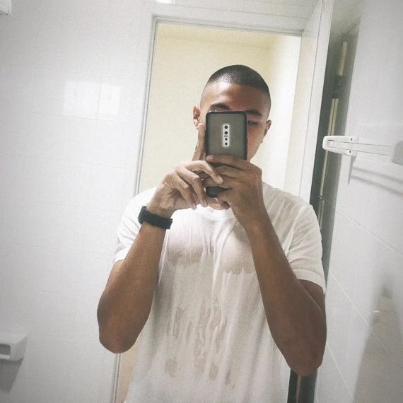 แชท หากิ๊ก  ที่อยู่ กรุงเทพมหานคร