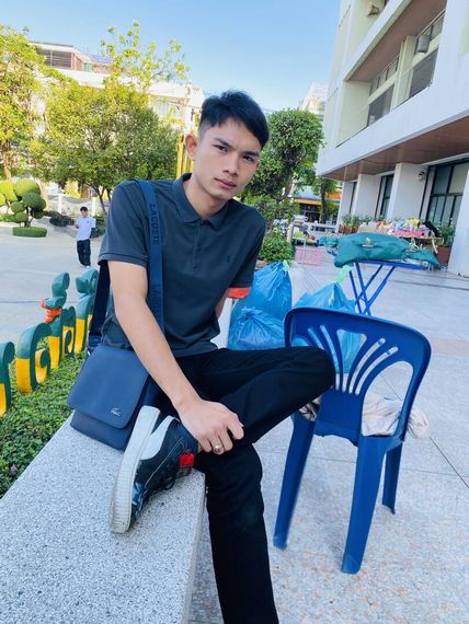 แชท หากิ๊ก, โสด  ที่อยู่ กรุงเทพมหานคร