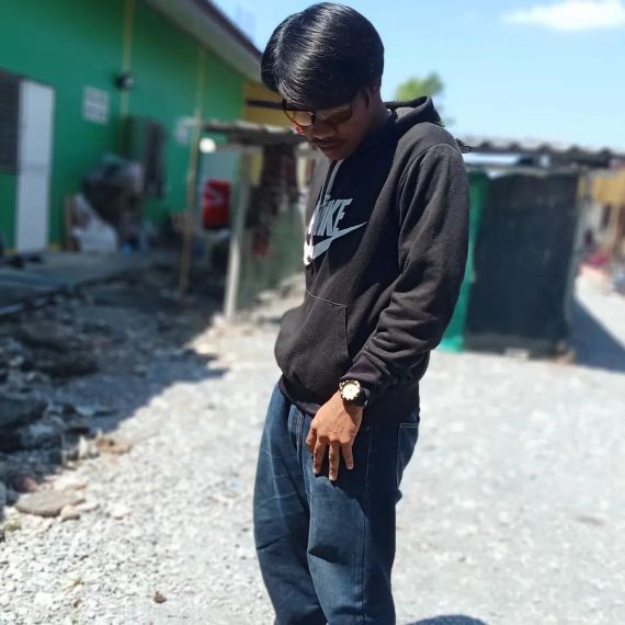 แชท หากิ๊ก, โสด  ที่อยู่  สมุทรสาคร
