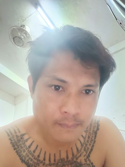 แชท หากิ๊ก, โสด  ที่อยู่ กรุงเทพมหานคร