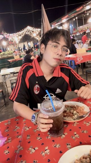 chat find love, chat  from Bangkok