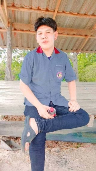 แชท หาเพื่อนคุย  ที่อยู่  สกลนคร