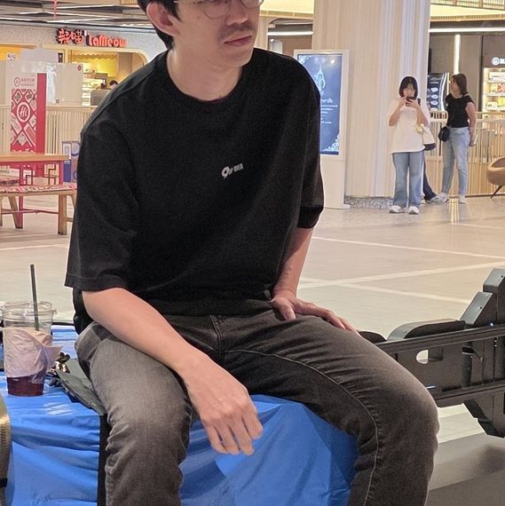 แชท หากิ๊ก, แชทเปิดกล้อง  ที่อยู่  นนทบุรี