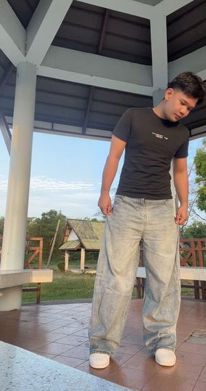 chat chat, single from Bangkok