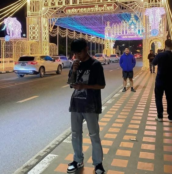 แชท หาแฟน, หาเพื่อนเที่ยว  ที่อยู่  มุกดาหาร