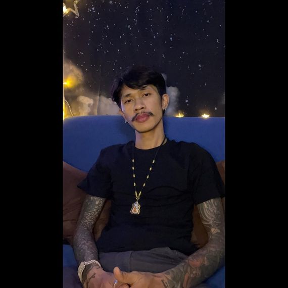 แชท หากิ๊ก, โสด  ที่อยู่ กรุงเทพมหานคร