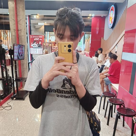 chat chat, hangout from Samut Prakarn