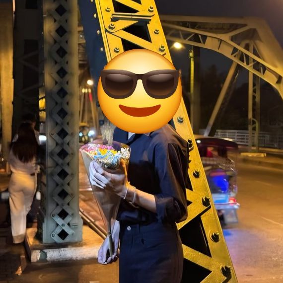 chat find love, chat  from Bangkok