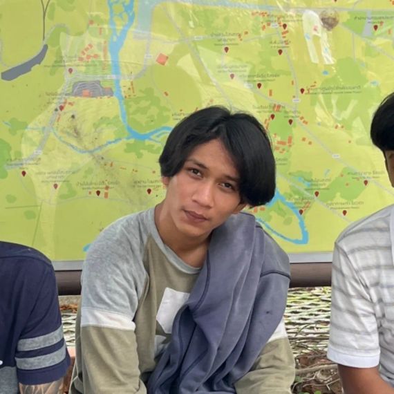 แชท หากิ๊ก, นัดเจอ  ที่อยู่  ปทุมธานี