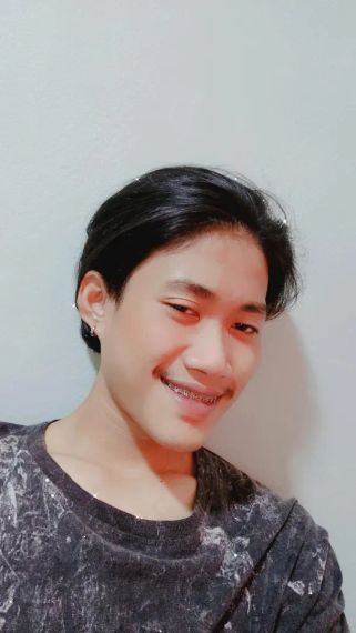 แชท แชทเปิดกล้อง, ฟิวแฟน  ที่อยู่  สุพรรณบุรี