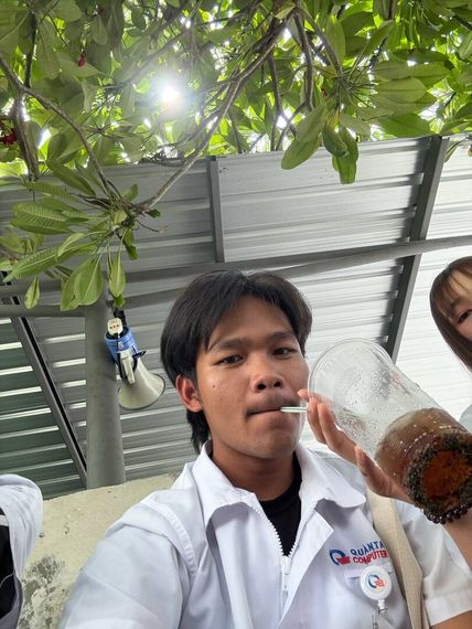chat looking for friends  from Chon Buri