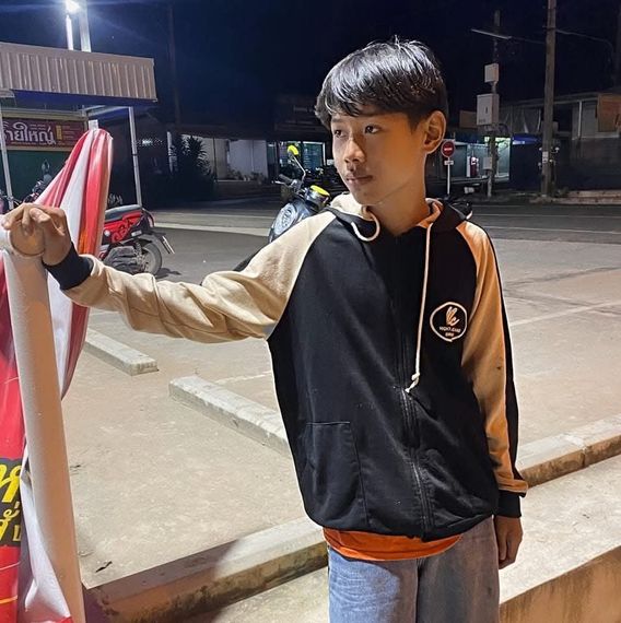 แชท หากิ๊ก, โสด  ที่อยู่  บุรีรัมย์