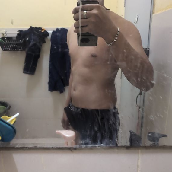 แชท หากิ๊ก, โสด  ที่อยู่  ปทุมธานี