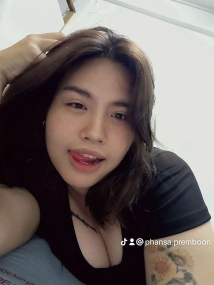 chat chat, hangout  from Chiang Mai