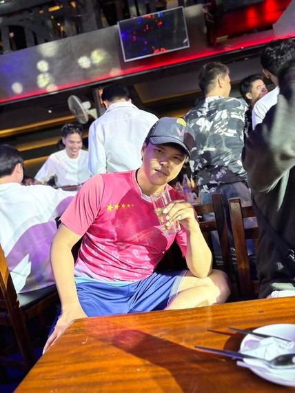 chat chat, single  from Bangkok