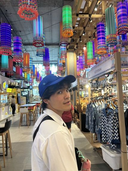 แชท หากิ๊ก  ที่อยู่ กรุงเทพมหานคร