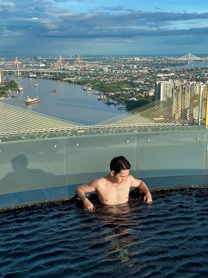 chat looking for friends  from Bangkok