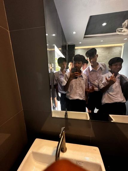 แชท นัดเดท  ที่อยู่ กรุงเทพมหานคร
