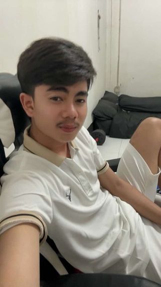 chat looking for friends  from Chon Buri