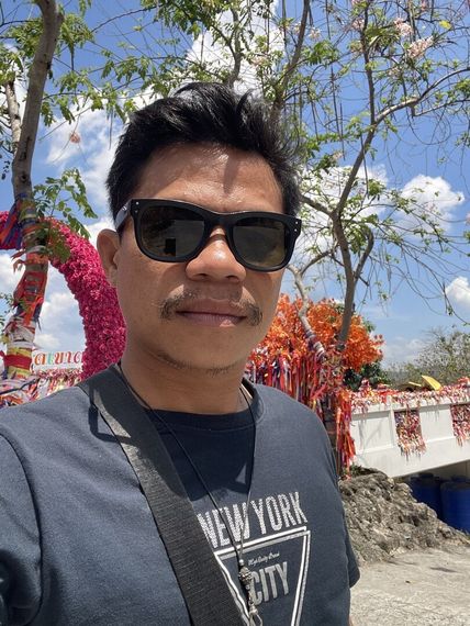 chat find love, chat  from Bangkok