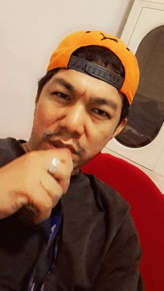chat find love, chat  from Bangkok