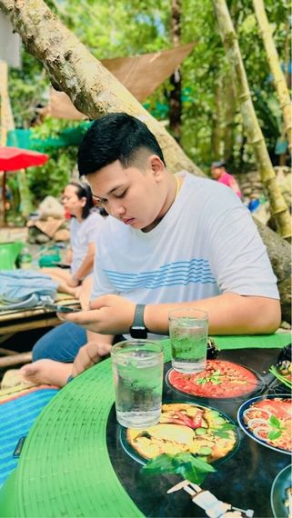 chat find love, chat  from Bangkok