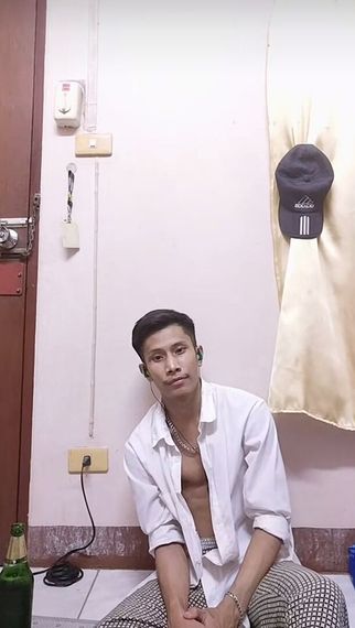 แชท หาเพื่อนคุย, โสด