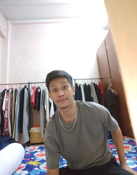 แชท หาเพื่อนคุย, โสด