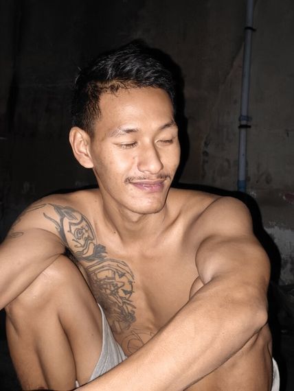 แชท หาเพื่อนคุย, โสด