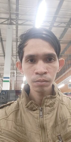 chat looking for friends  from Roi Et