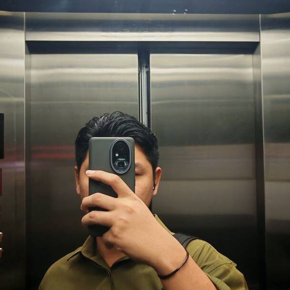 แชท หากิ๊ก  ที่อยู่ กรุงเทพมหานคร